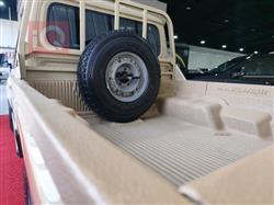 تويوتا لاند كروزر 70 بيك اب